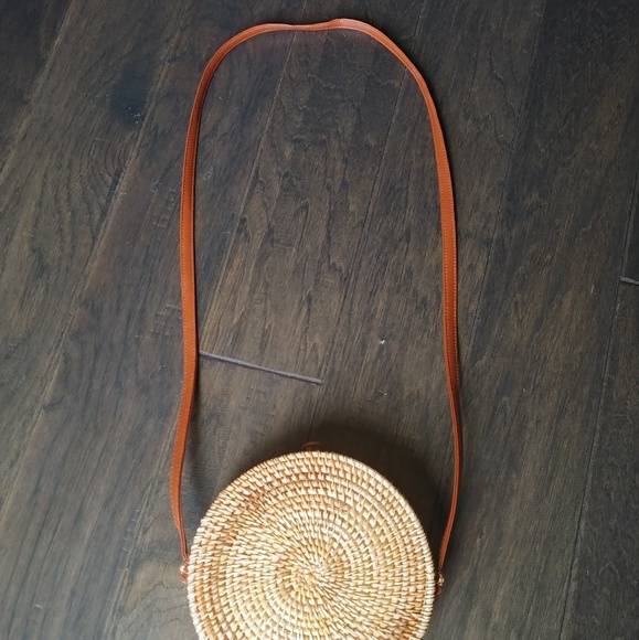 Round Rattan crossbody - Picture 5 of 7